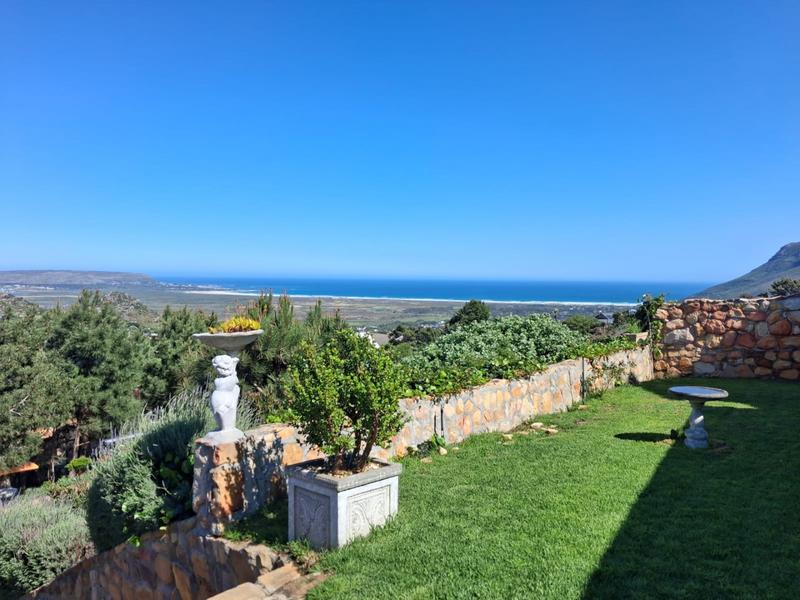 To Let 5 Bedroom Property for Rent in San Michel Western Cape